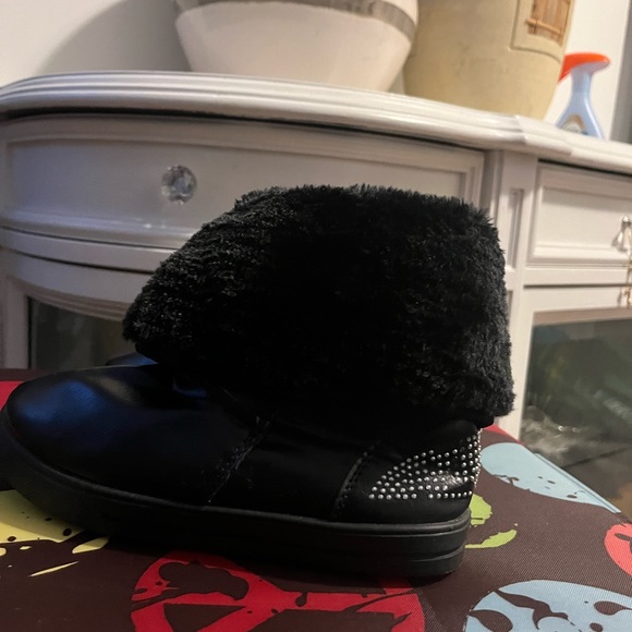 Kids shoes , brand new , size 3 - Picture 2 of 2